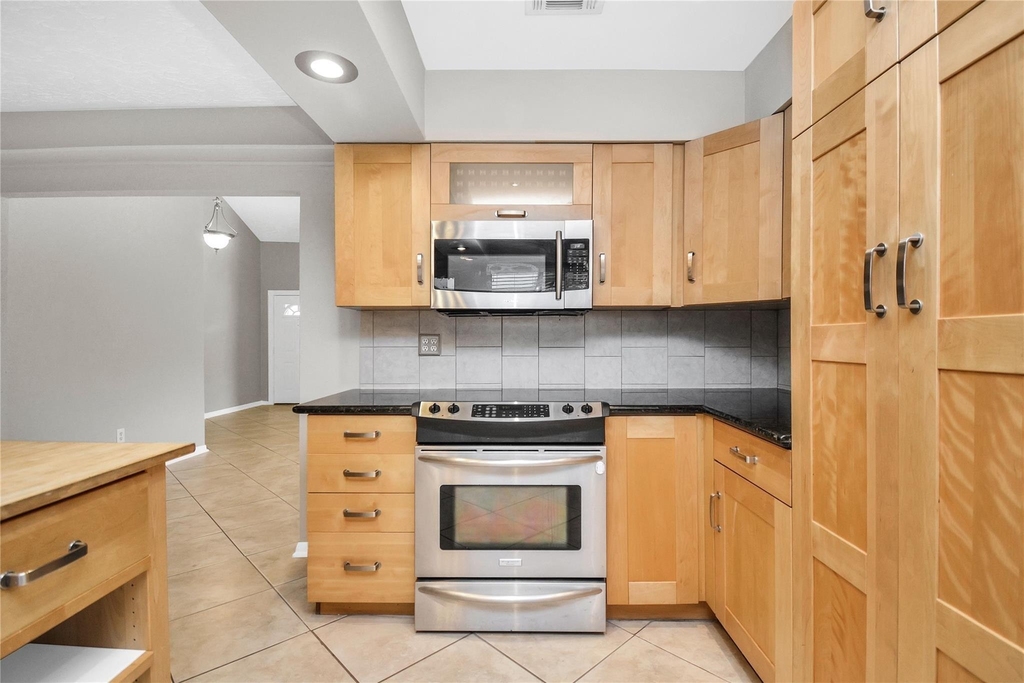 22218 Deville Drive - Photo 6