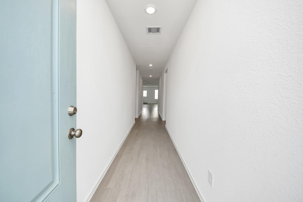 1314 Charlotte Way - Photo 3