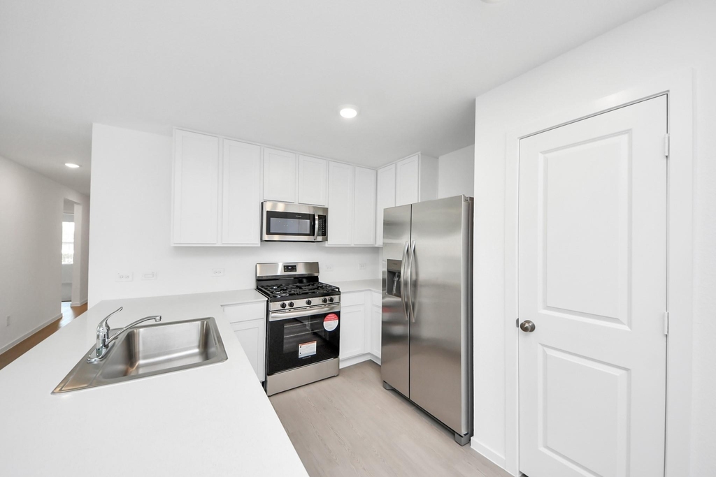 1314 Charlotte Way - Photo 26