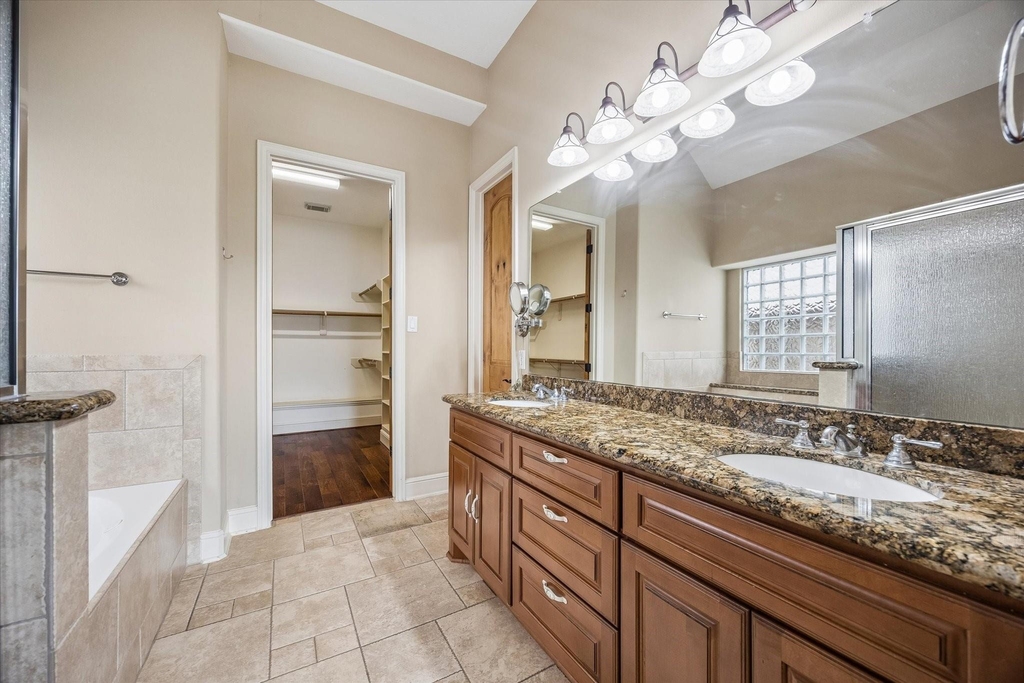 18910 Villa Bergamo Lane - Photo 8