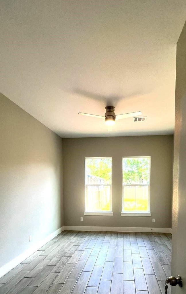 208 Indiana Street - Photo 16