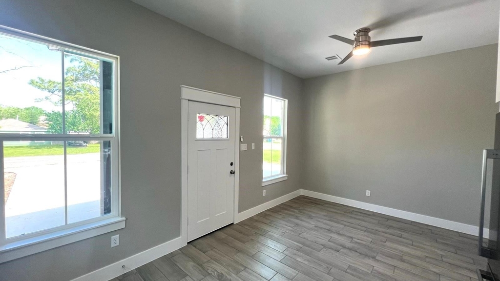 208 Indiana Street - Photo 3
