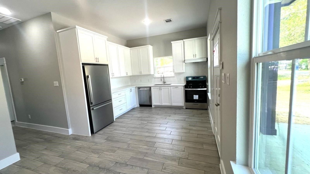 208 Indiana Street - Photo 6