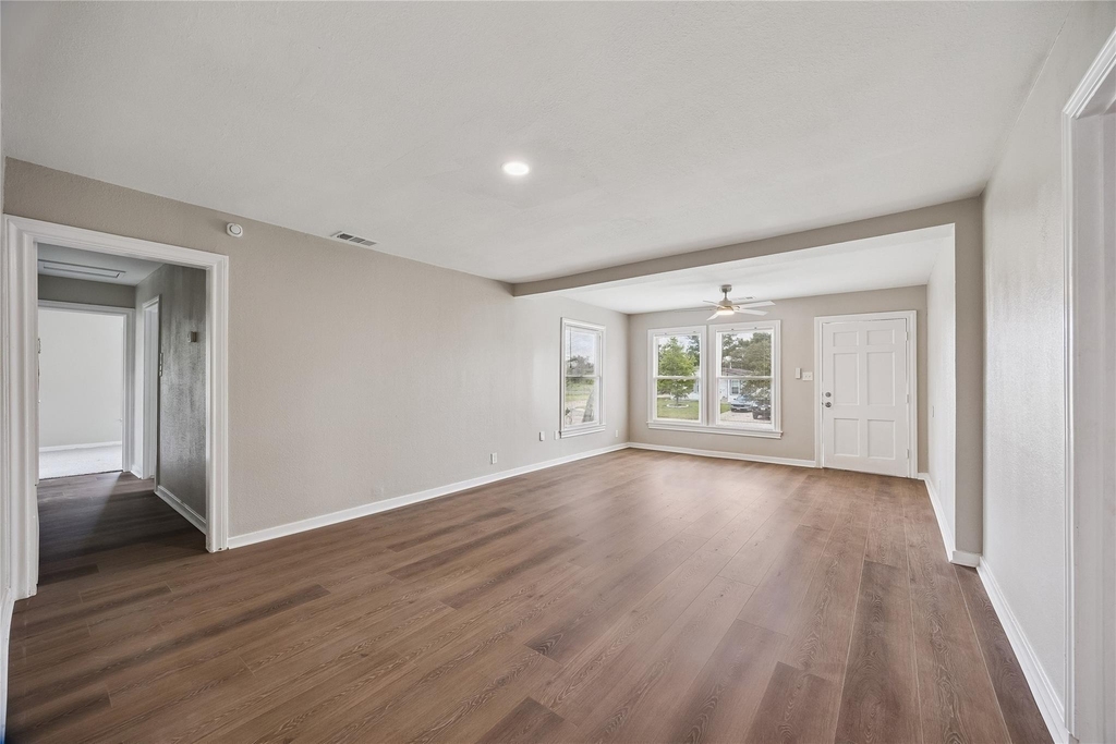 613 Winding Way Street - Photo 1