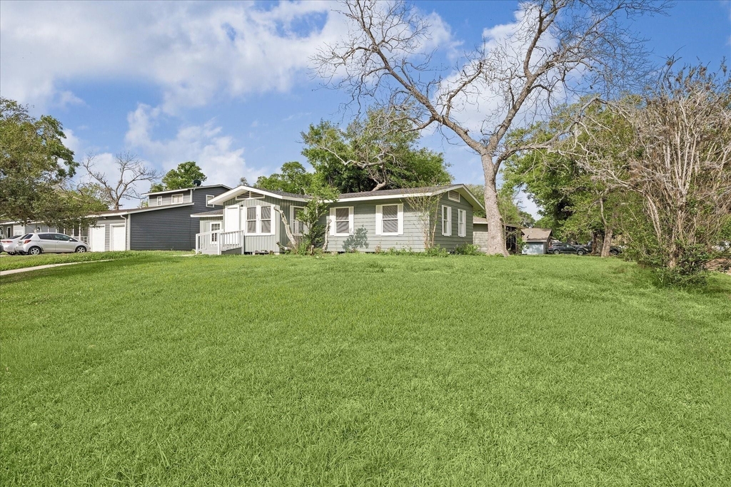 613 Winding Way Street - Photo 9