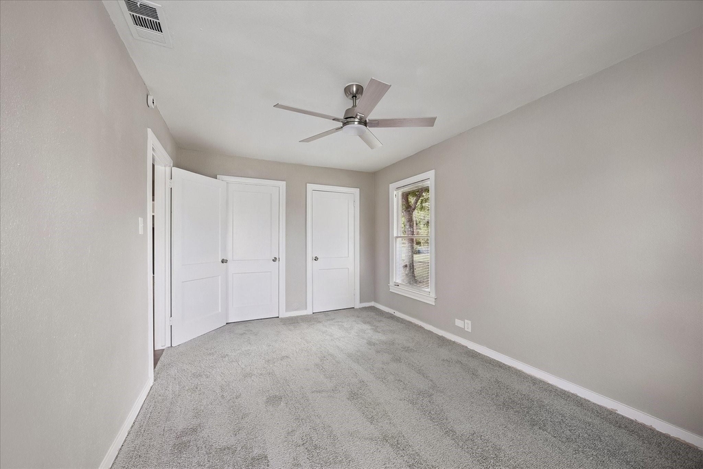 613 Winding Way Street - Photo 4