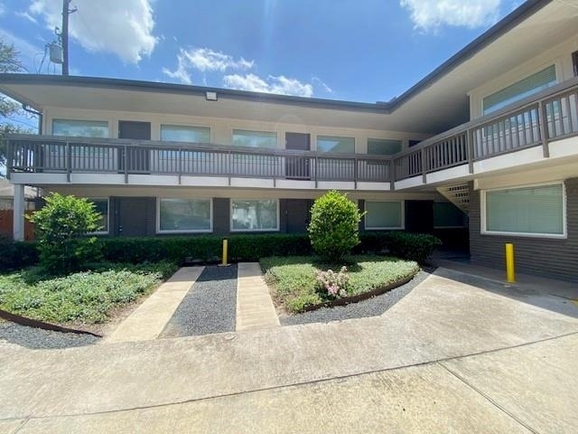 4701 Bell Street - Photo 0