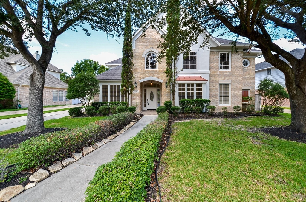 5519 Evening Shore Drive - Photo 0