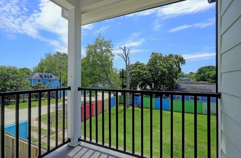 2402 Mann Street - Photo 9