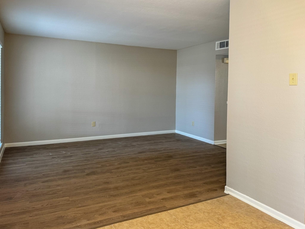 2101 6th Avenue N - Photo 2
