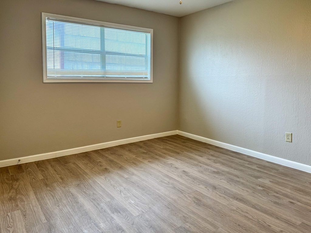 2101 6th Avenue N - Photo 10