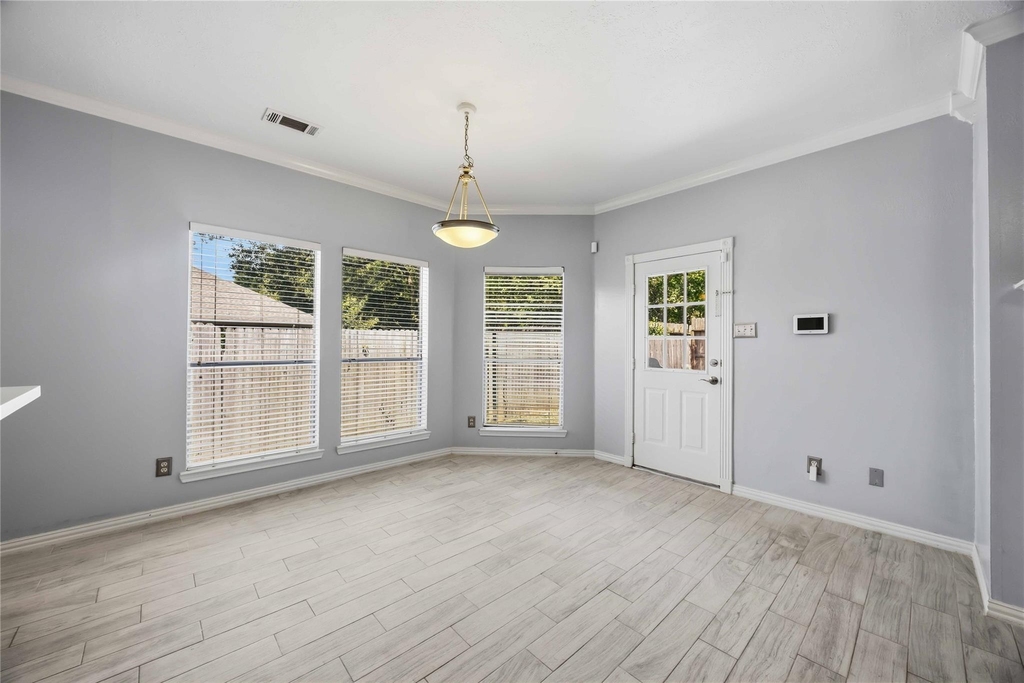 807 Fairpark Lane - Photo 11