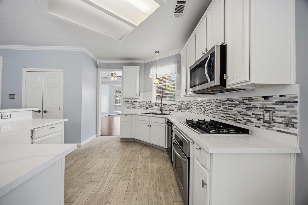807 Fairpark Lane - Photo 9