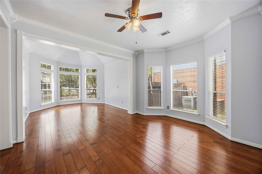 807 Fairpark Lane - Photo 5