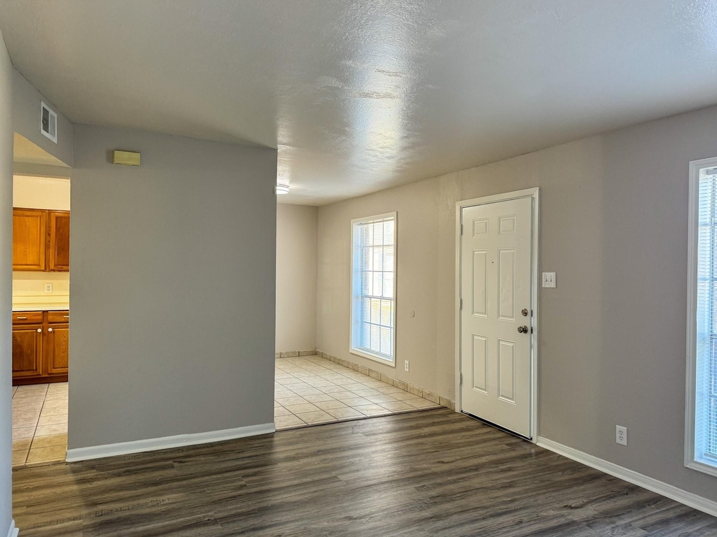2102 5th Avenue N - Photo 1