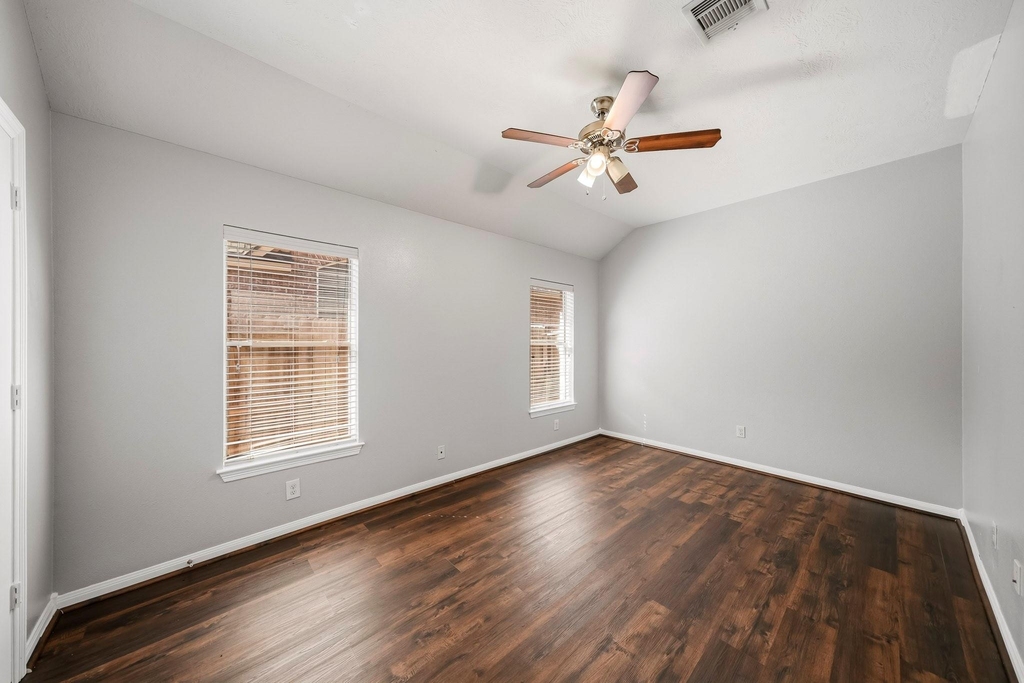 28211 Emerald Creek Lane - Photo 16