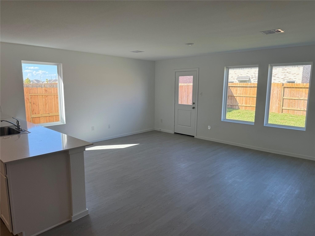 2527 Night Emerald Drive - Photo 9