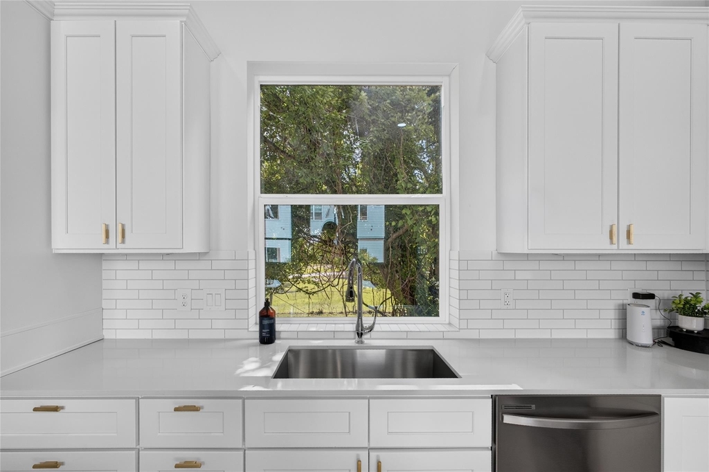835 Rachel Street - Photo 12