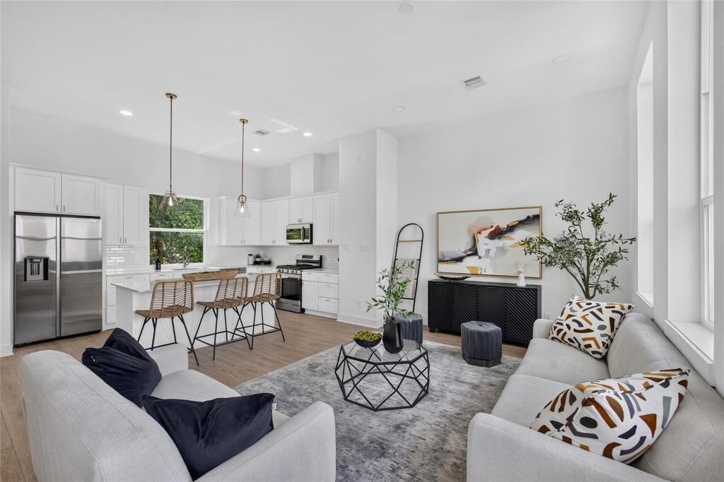835 Rachel Street - Photo 1