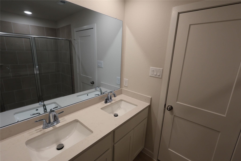 7739 Bergamot Circle - Photo 8