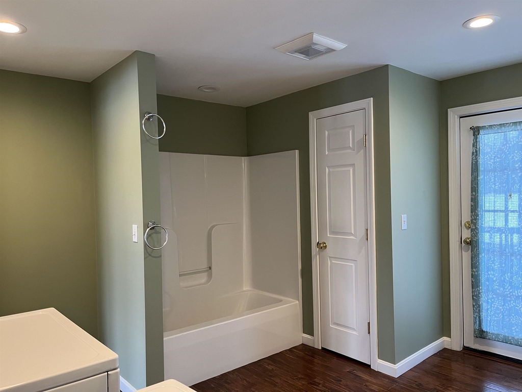1032 Province - Photo 10