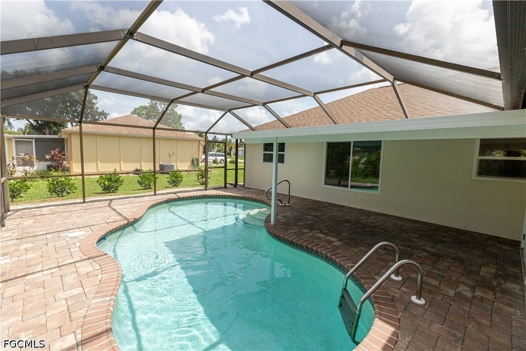 19570 Oak Forest Drive - Photo 0