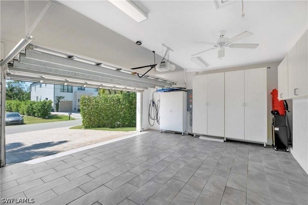 3005 Coco Avenue - Photo 3