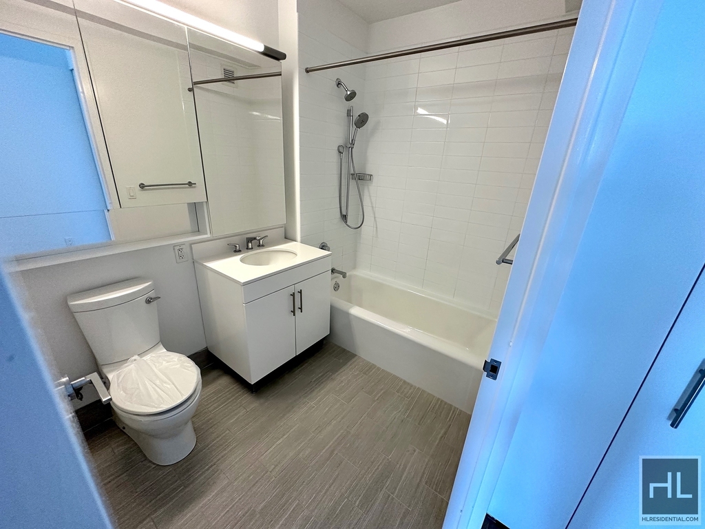West 57th Street - Photo 8