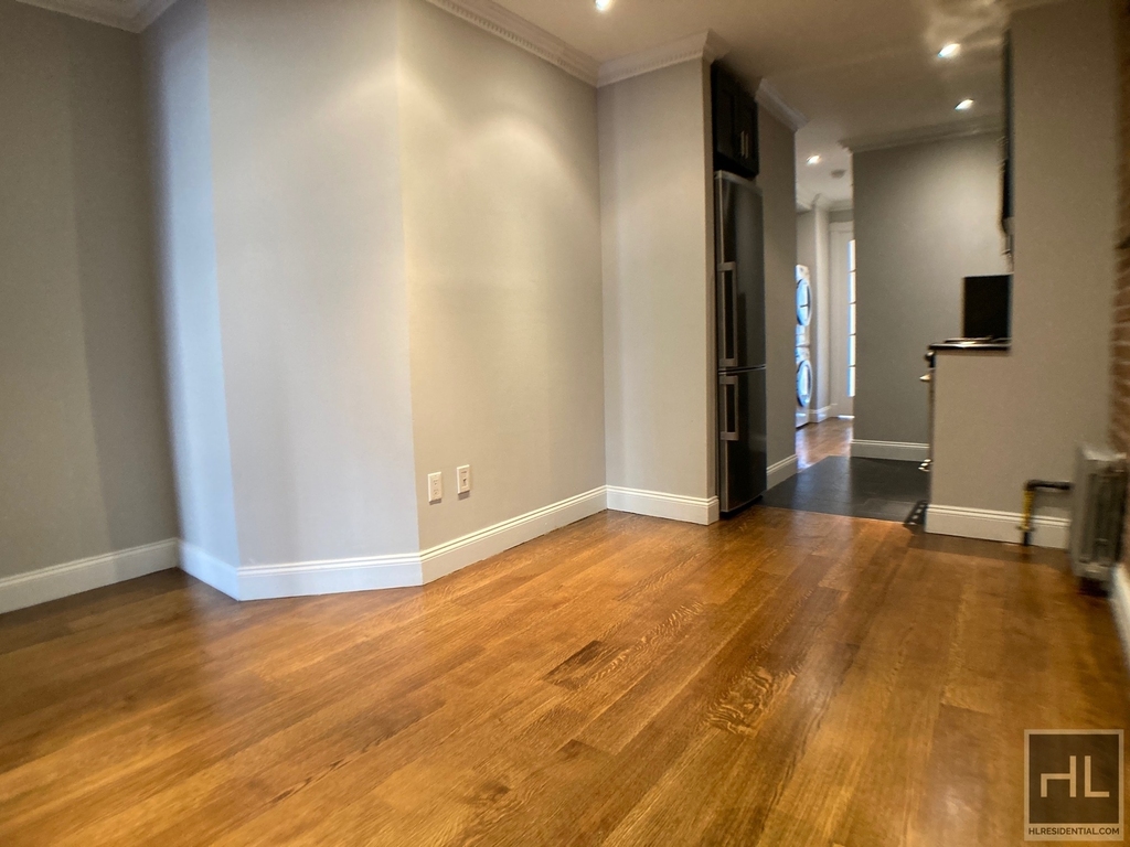West 53 Street - Photo 1