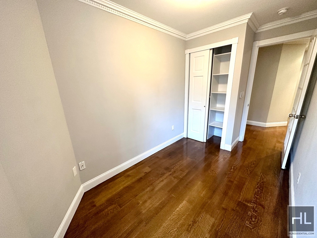 West 53 Street - Photo 7