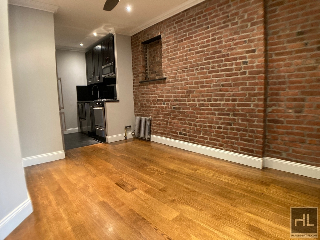 West 53 Street - Photo 3