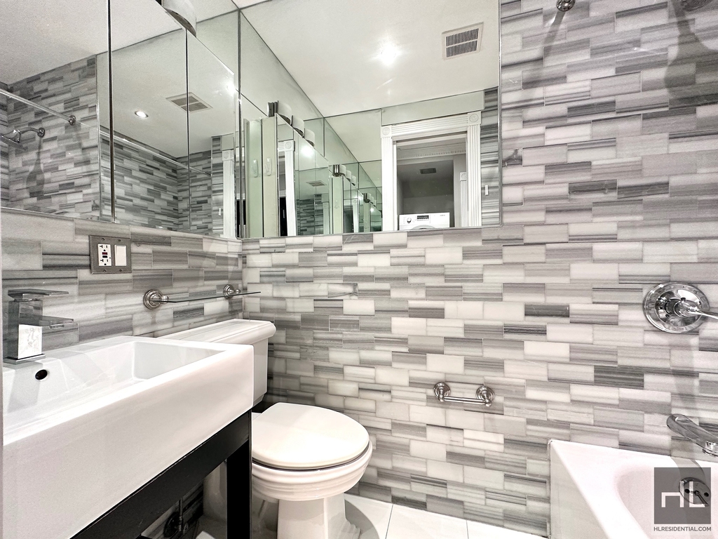 West 53 Street - Photo 8