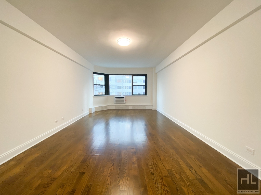 East 69 Street - Photo 0