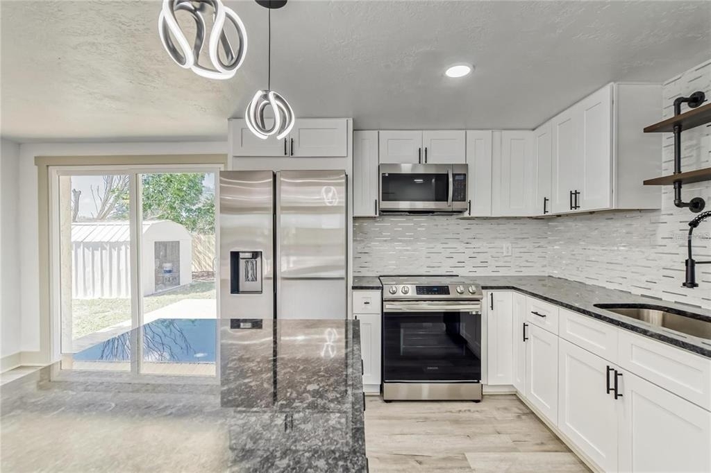1300 Melonwood Avenue - Photo 3