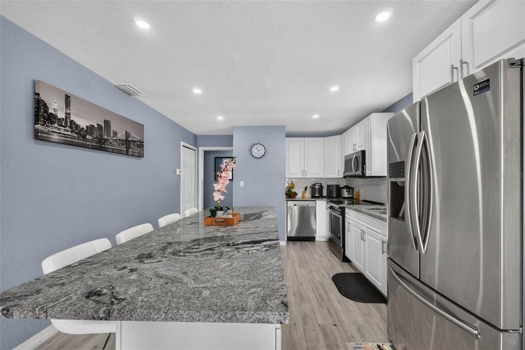 8114 N Edison Avenue - Photo 12