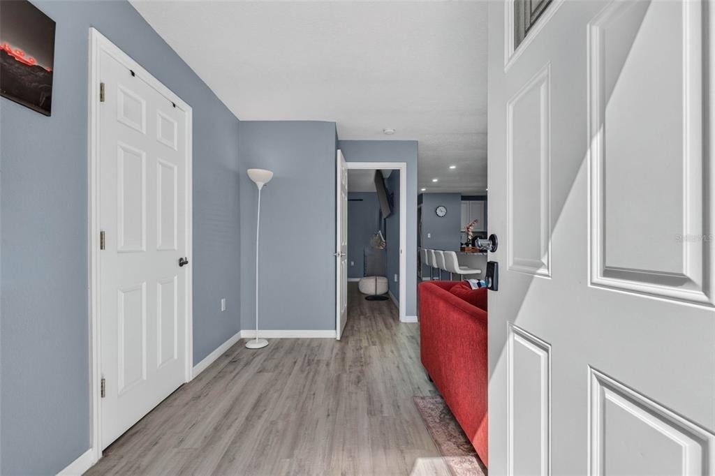8114 N Edison Avenue - Photo 2