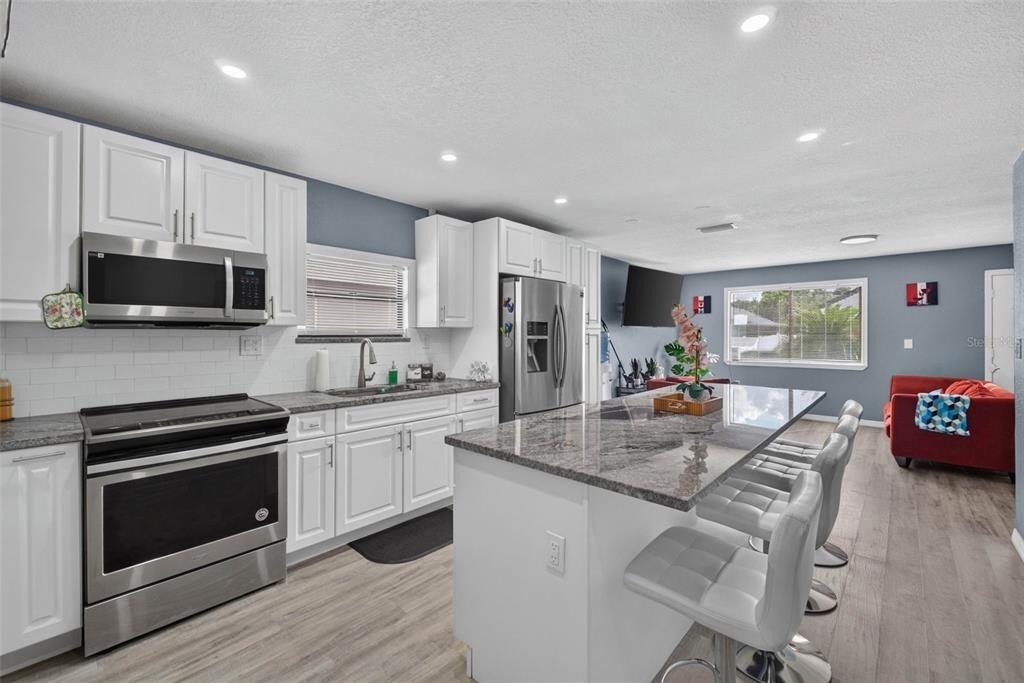 8114 N Edison Avenue - Photo 11