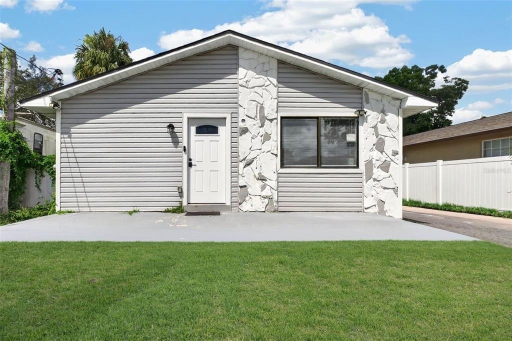 8114 N Edison Avenue - Photo 1