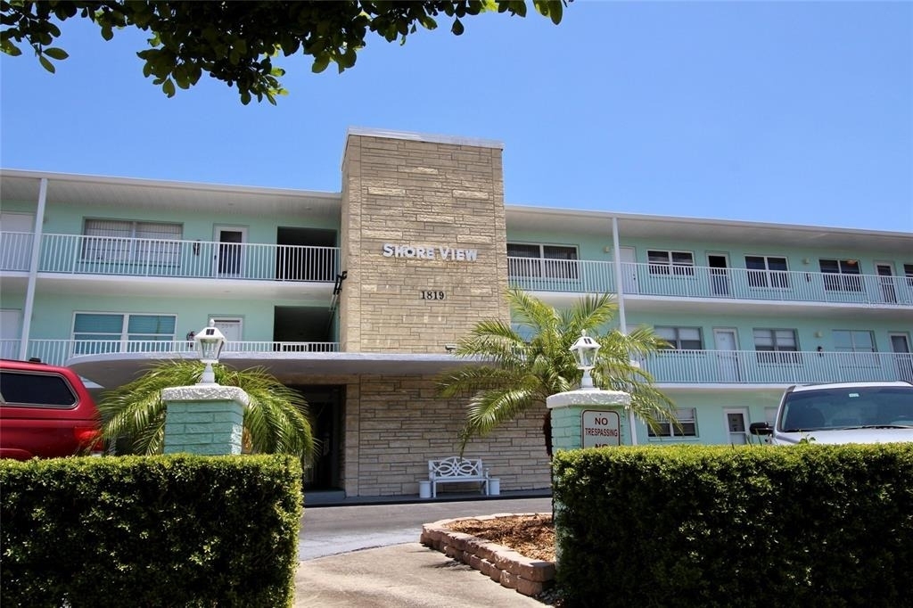 1819 Shore Drive S - Photo 0