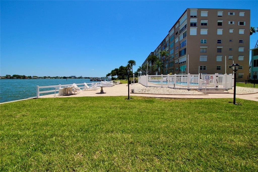 1819 Shore Drive S - Photo 14