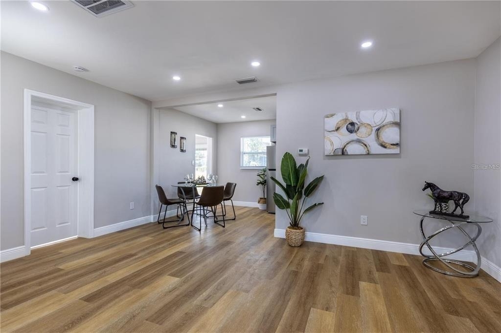 307 Legion Place - Photo 3