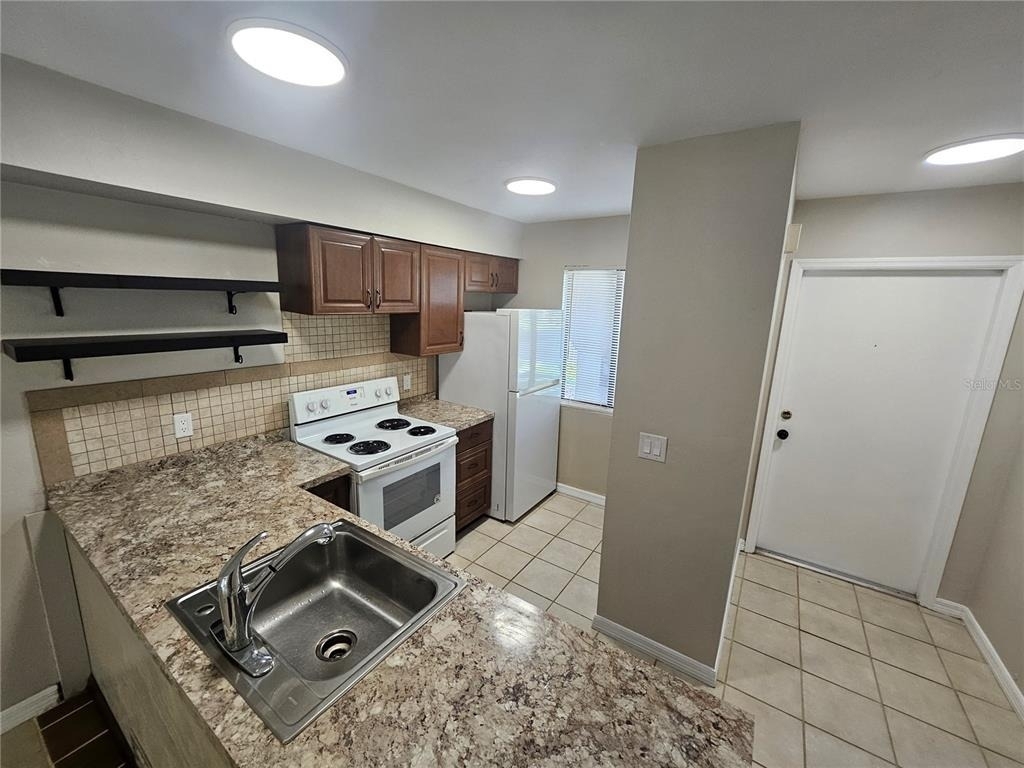22523 Westchester Boulevard - Photo 2