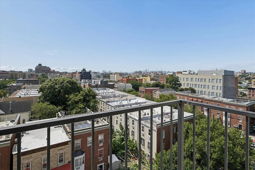 1408 Vyse Avenue - Photo 4