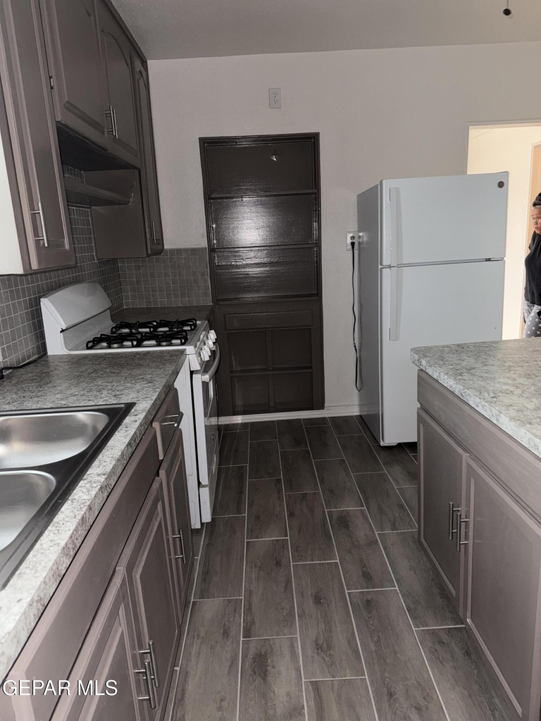 628 Loretto Road - Photo 3