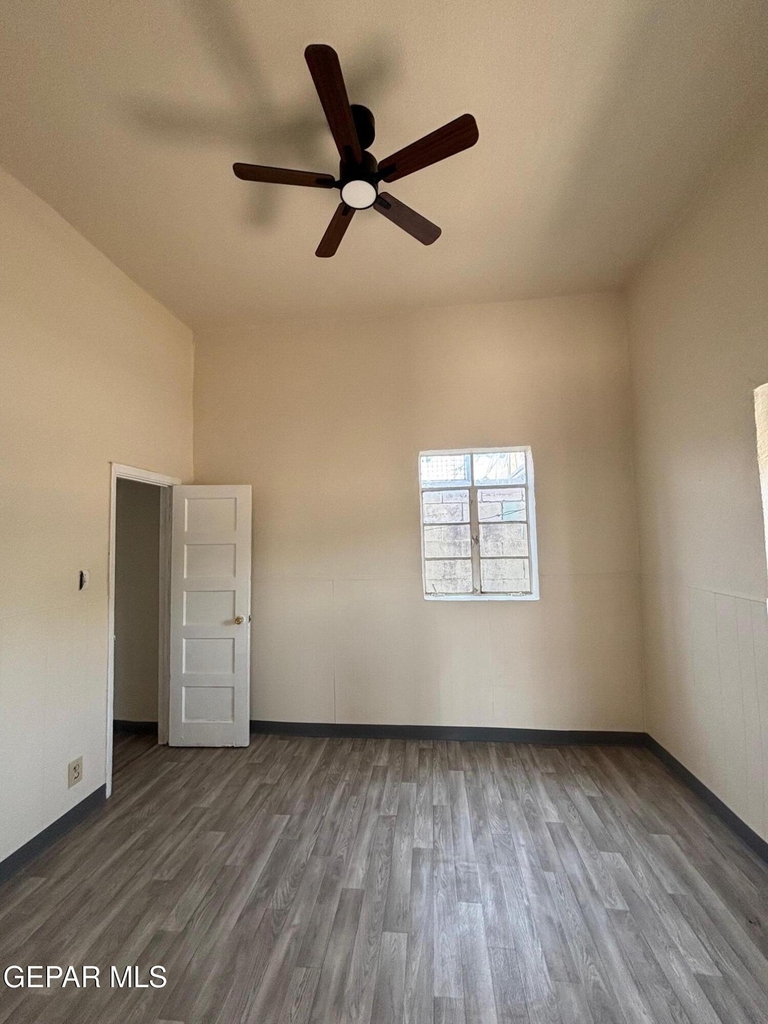 920 S Stanton Street - Photo 5