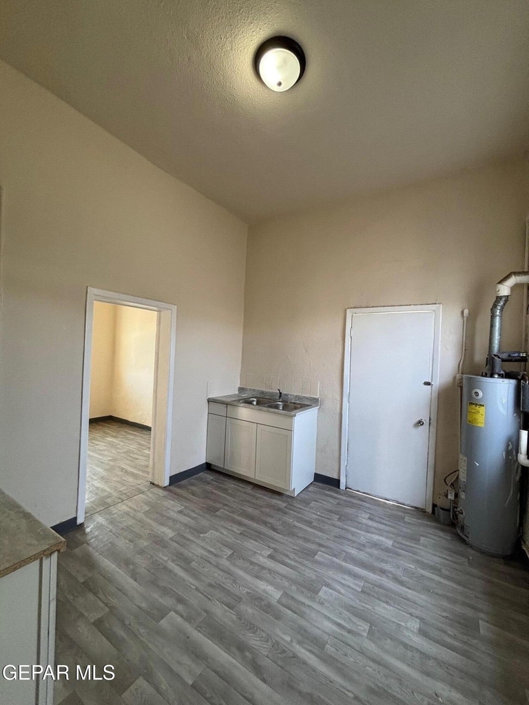 920 S Stanton Street - Photo 4