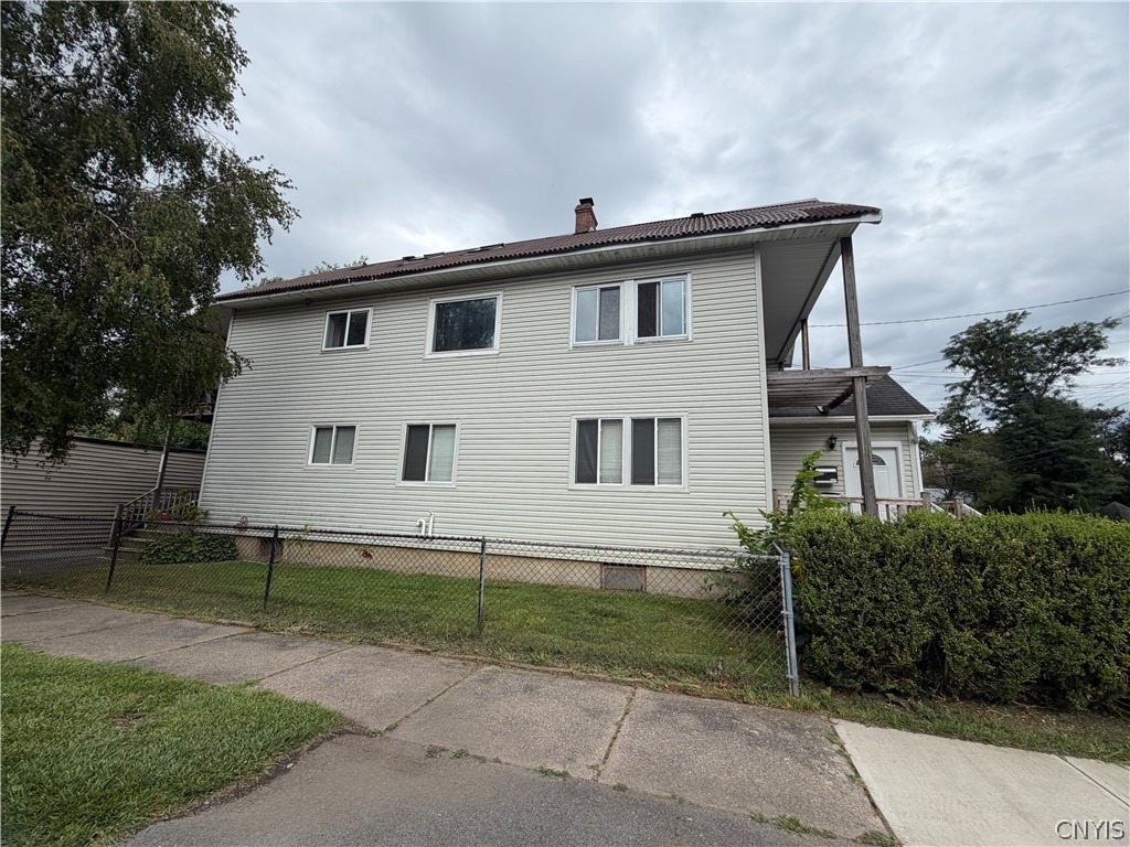 1230 Thorn Street - Photo 0