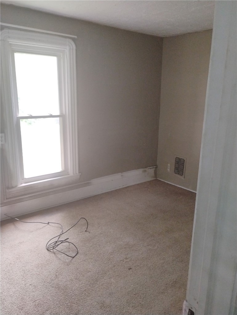 1018 Hall Street - Photo 2