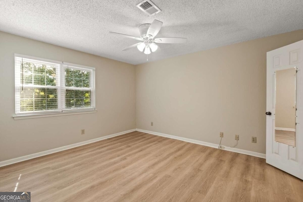 611 Barrington Hills Drive - Photo 27