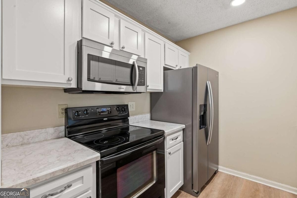 611 Barrington Hills Drive - Photo 19